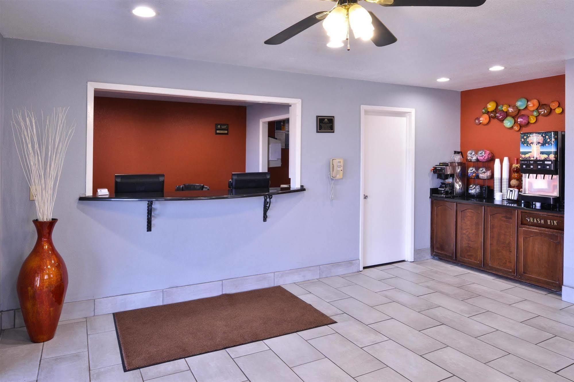 Americas Best Value Inn - Batesville Εξωτερικό φωτογραφία